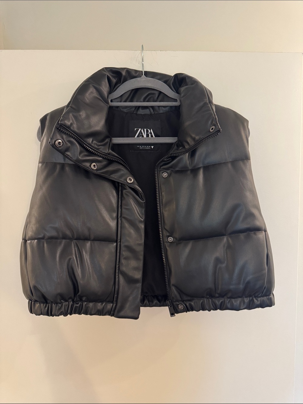 ZARA Cropped Black Faux Leather Puffer Vest